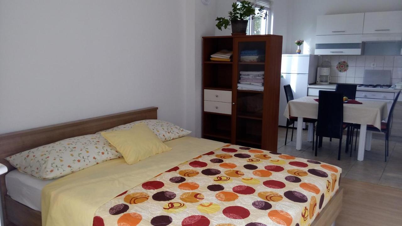 Apartments Tinka Grebastica Luaran gambar