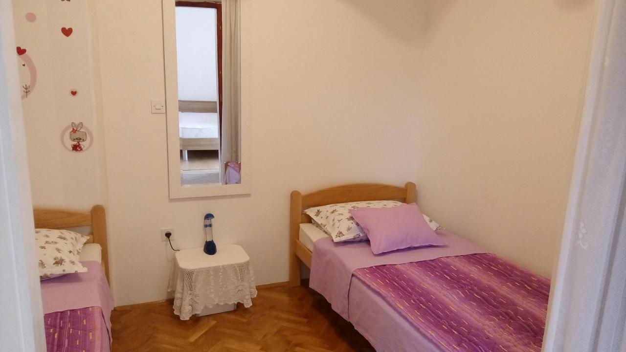 Apartments Tinka Grebastica Luaran gambar